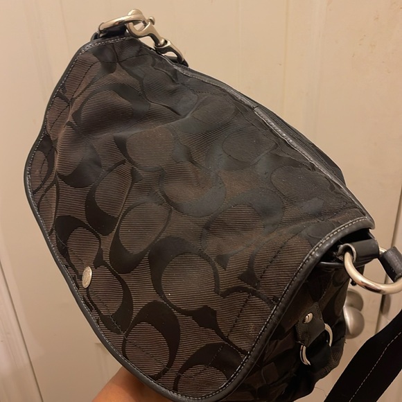 Coach, please check all picture of condition - Picture 8 of 17